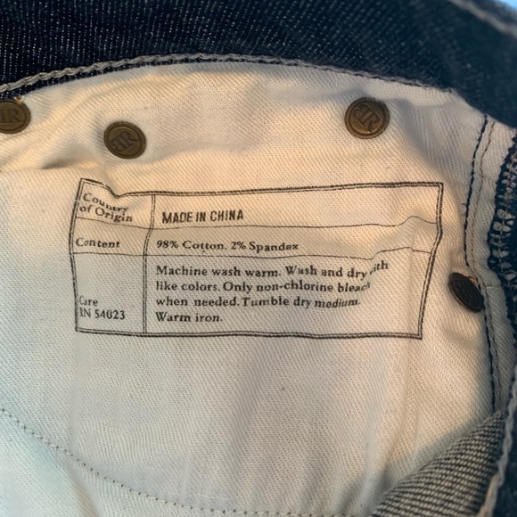 Banana Republic • Dark Wash Boot Cut Jean - Picture 8 of 8